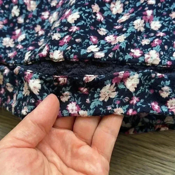 🌸3/$30🌸AMERICAN Eagle Outfitters | Floral Off  The Shoulder Top - Picture 4 of 9